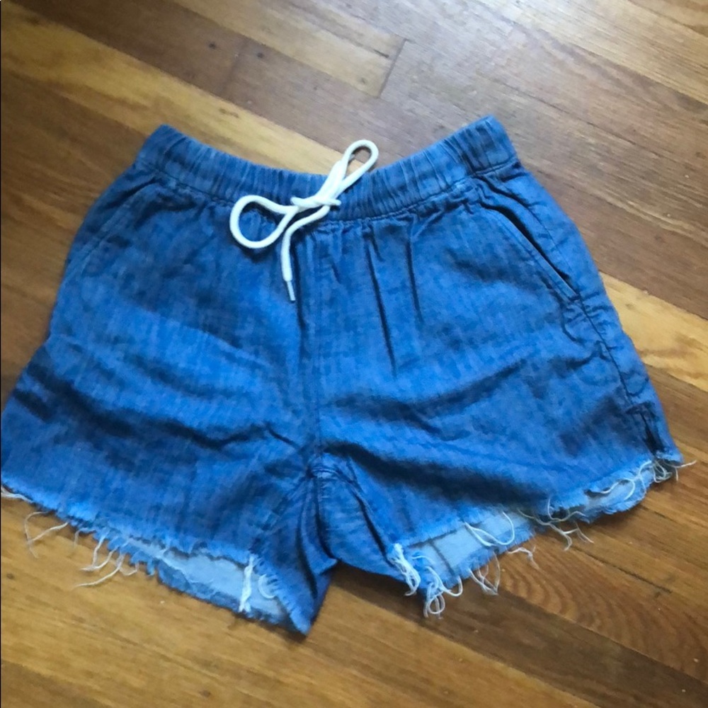 Madewell chambray shorts. Raw edge frayed. Xs
